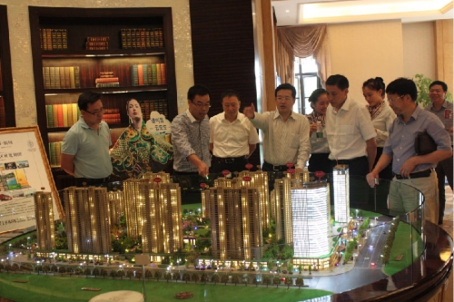 湖北日报传媒集团领导视察荆州项目